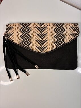 Express Black Linen and Beige Woven Straw Pattern REVERSIBLE Clutch w/ Tassels